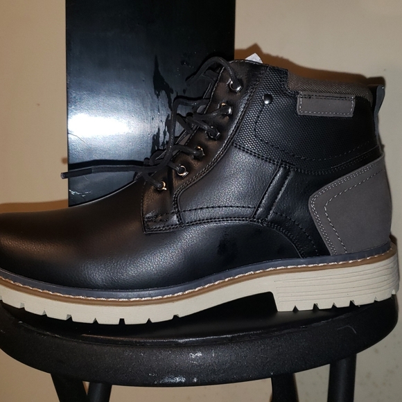 Men's Winter Boots - Picture 4 of 6